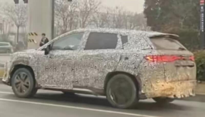 BYD Song Plus side profile