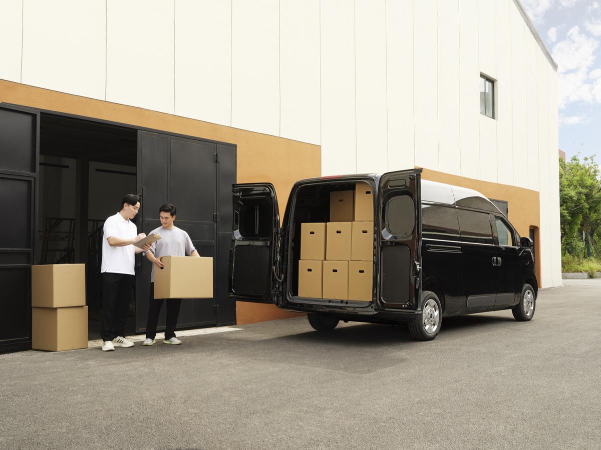 eDeliver 5 rear cargo loading