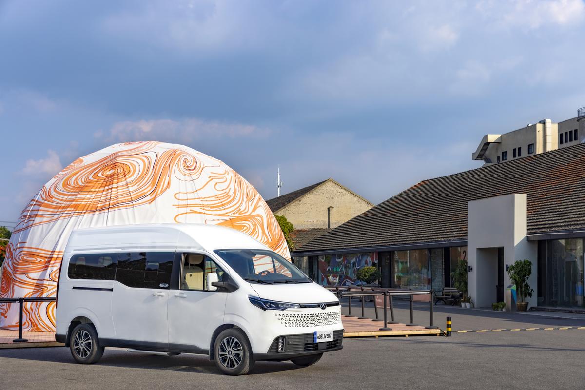 eDeliver 7 front three-quarter art district