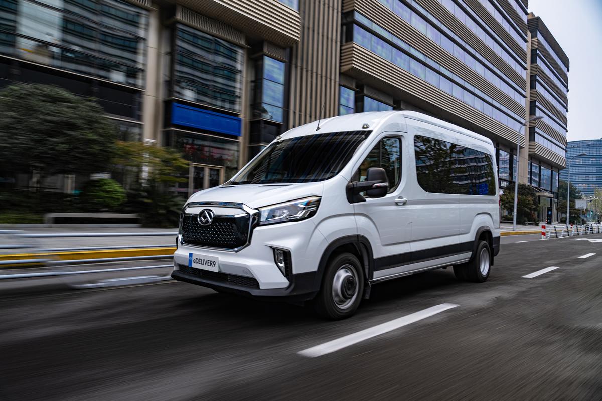 eDeliver 9 front three-quarter motion city