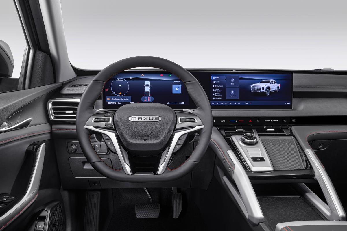 T60 MAX digital instrument cluster