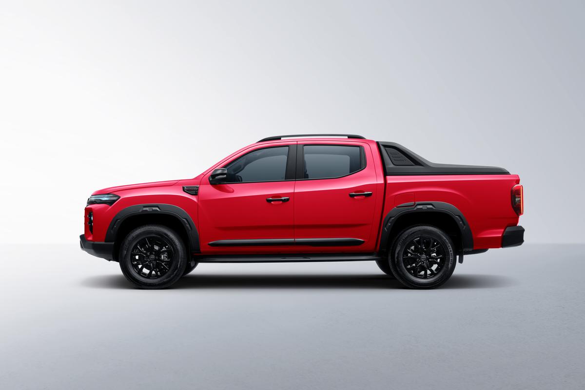 T60 MAX left side profile