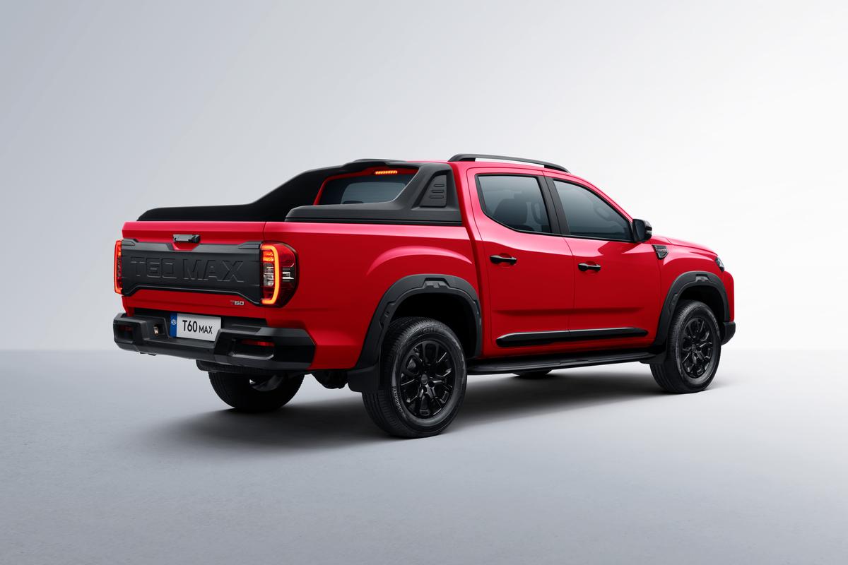 T60 MAX rear three-quarter tail lights