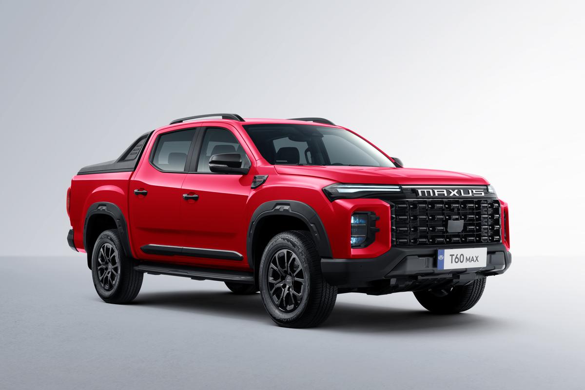 T60 MAX front three-quarter red studio