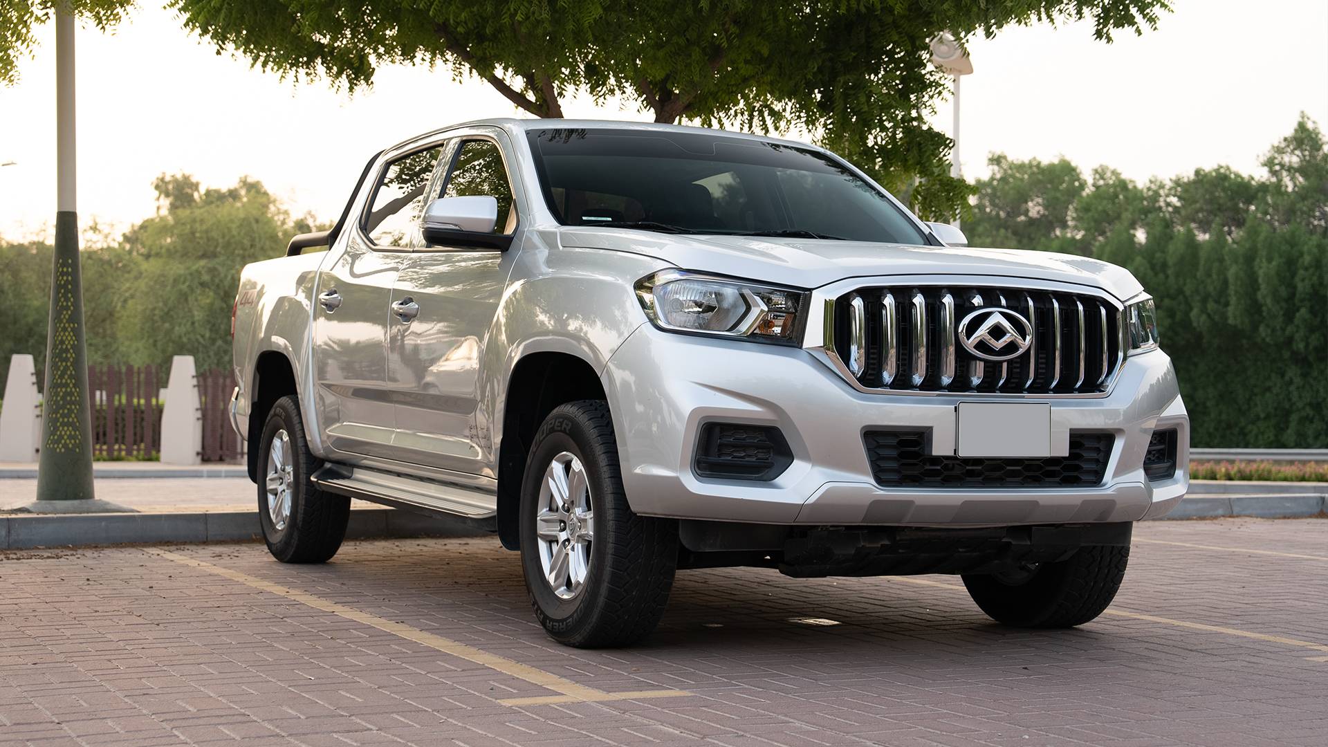 T60 front three-quarter silver