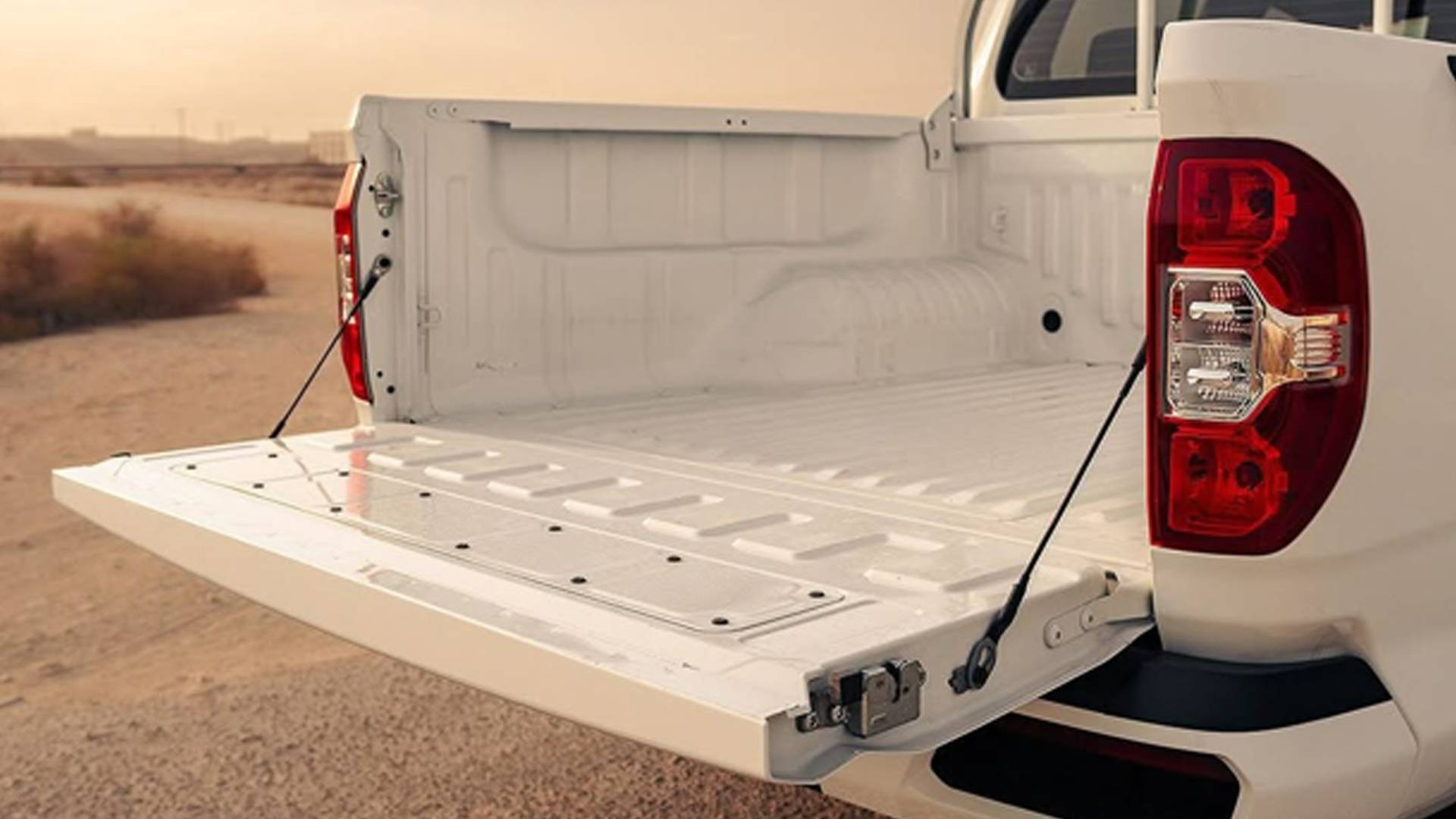 T60 truck bed open