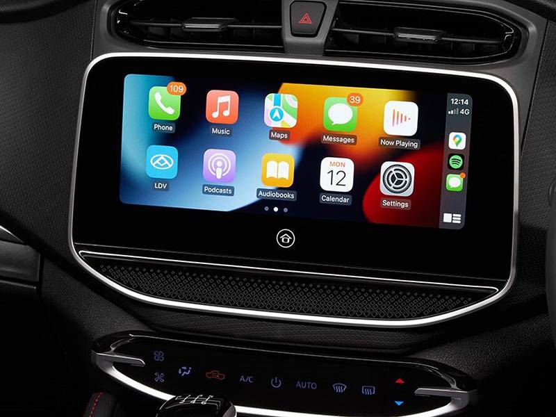 T60 infotainment Apple CarPlay
