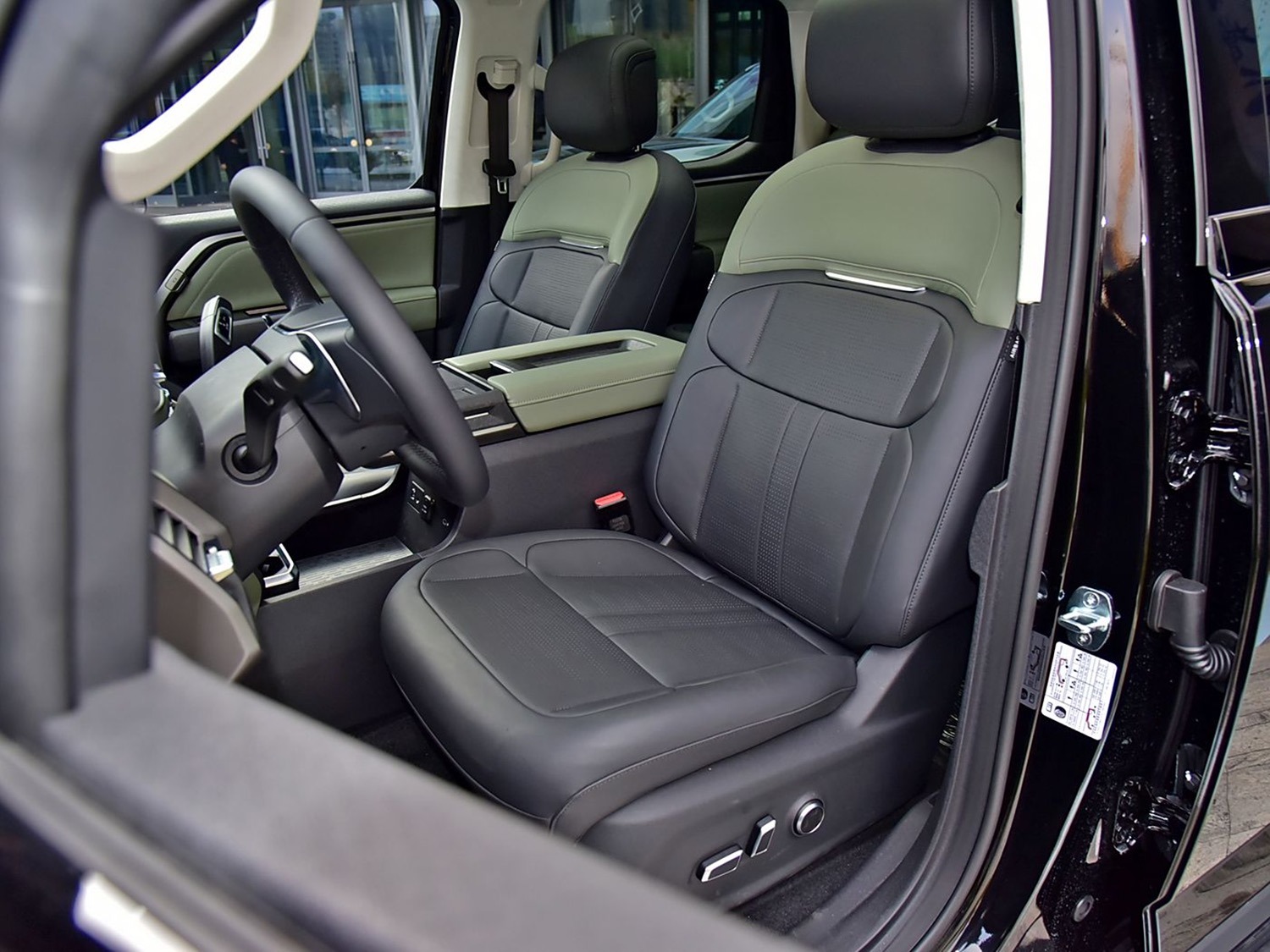 Terron 9 front seats