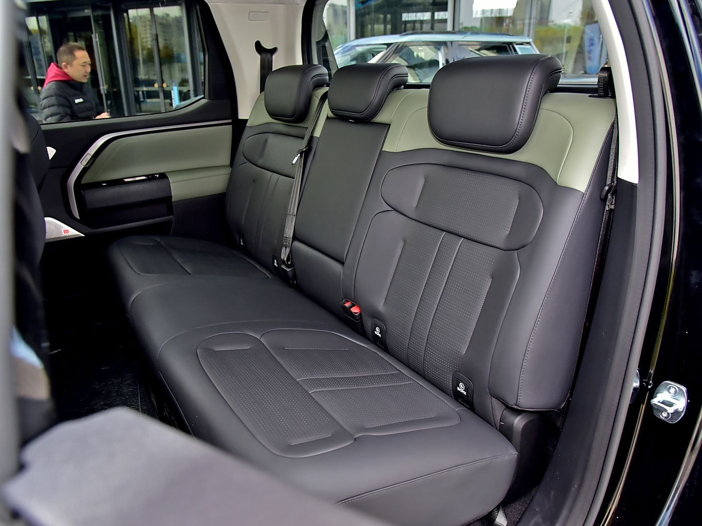 Terron 9 rear seats
